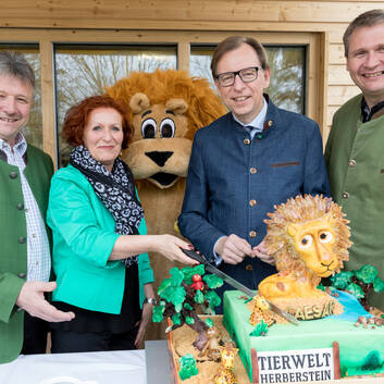 State Councilor Dr. Christian Buchmann and Managing Director Doris Wolkner Steinberger