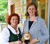 State Representative Eibinger-Miedl with Tierwelt CEO Wolkner-Steinberger