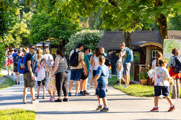 Visitors at the Full Moon Festival at Tierwelt Herberstein.